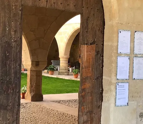 Hospederia Virgen De La Fuente *